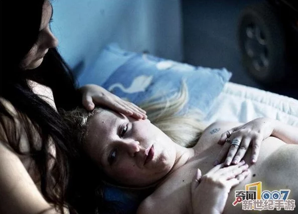 深夜A级毛片视频免费网友认为该视频内容丰富多样，适合不同口味的观众观看，但也有人对其合法性和道德性表示担忧