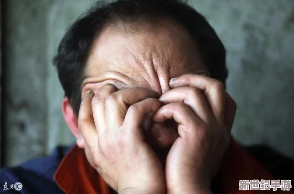 日本19禁啪啪 无 遮 挡 免费网友认为该内容过于露骨，可能对青少年产生不良影响，呼吁加强网络监管与内容审查